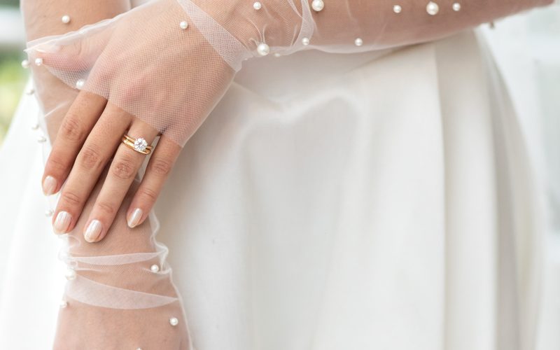 Rebeca&Andrew-bridaldetails bridal details of the dress and gloves